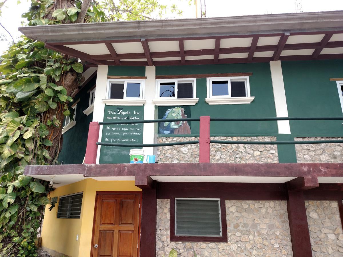 Zapote Tree Inn Flores Dış mekan fotoğraf